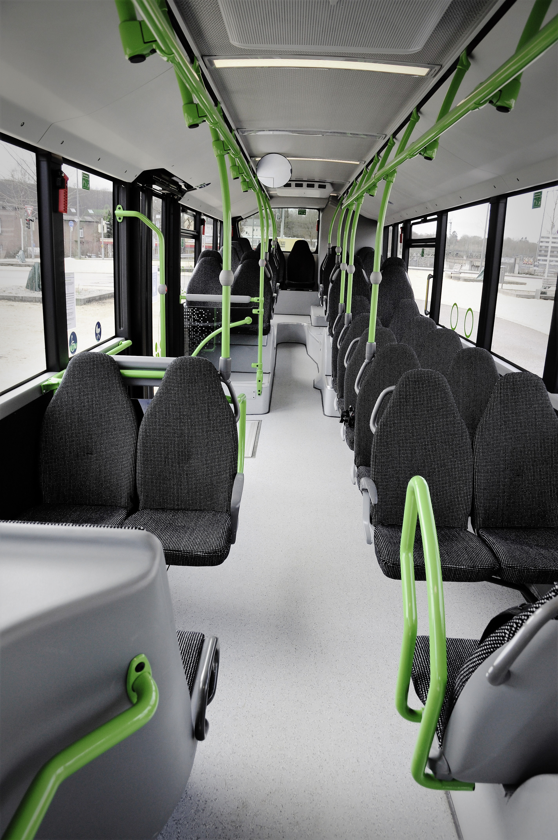 Mercedes-Benz Citaro hybrid, Interieur, Länge/Breite/Höhe: 12.135/2.550/3.130 mm, Anzahl der Sitzplätze: 1/38, Beförderungskapazität: max. 1/101 Zwei Mercedes-Benz Citaro hybrid für Busunternehmen Gairing