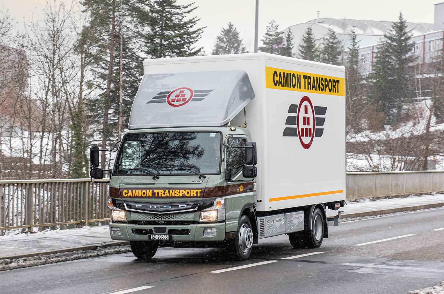 Grüezi eCanter! FUSO e-Lkw nun auch in der Schweiz im City-Einsatz Grüezi eCanter! FUSO e-Lkw nun auch in der Schweiz im City-Einsatz