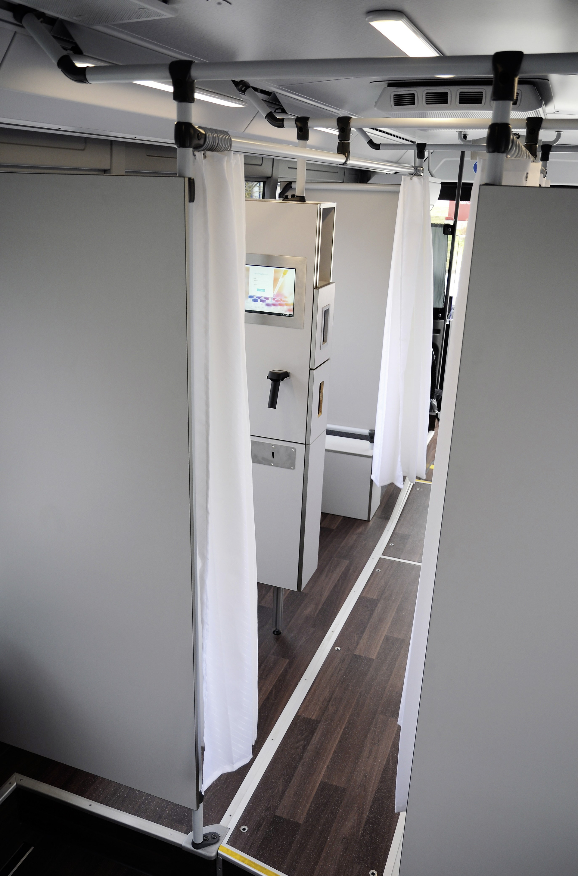 Setra S 415 LE business - Mobiler Impfbus Setra LE business wird mobiles Impfzentrum