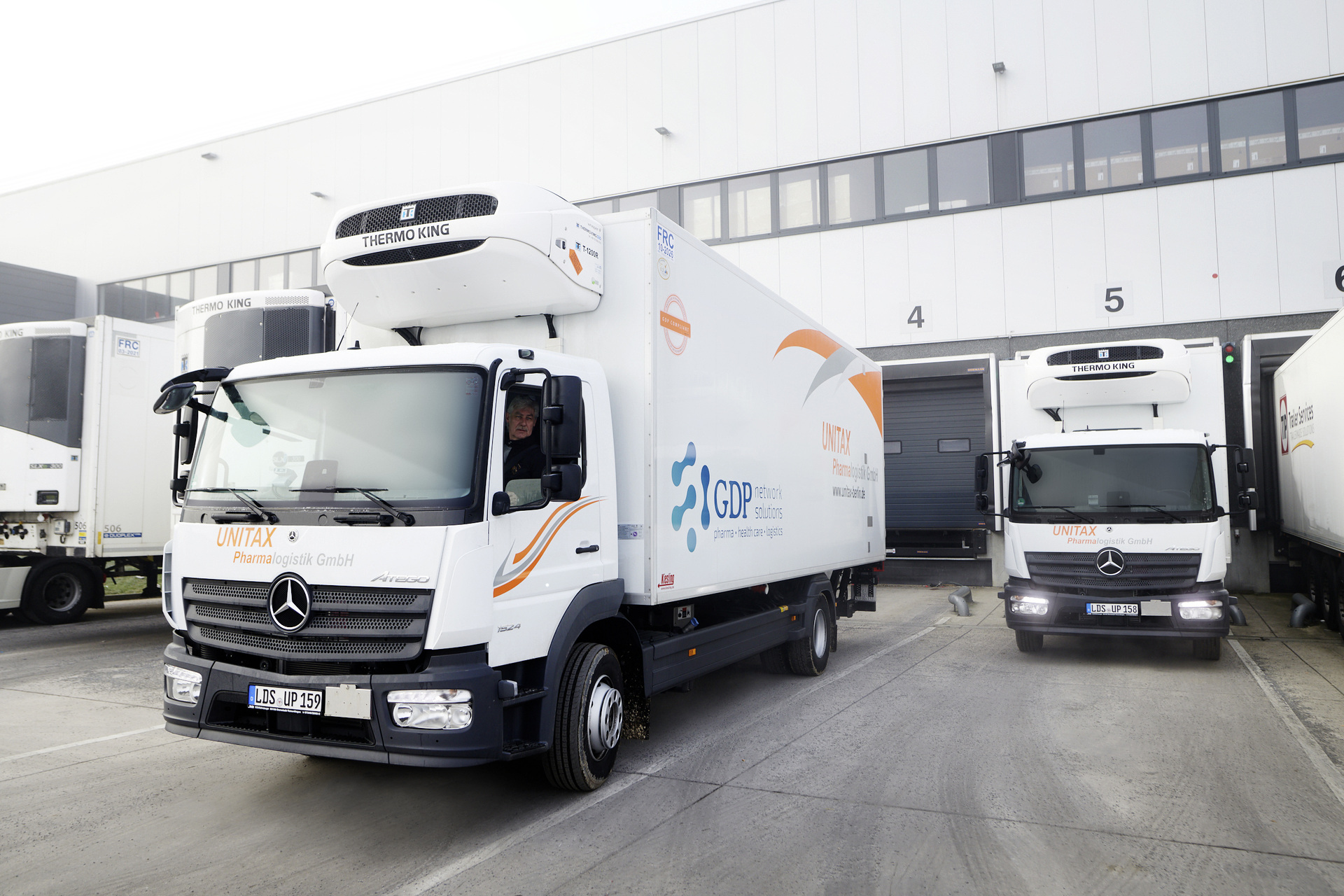 Covid-19 – Unitax nutzt Mercedes-Benz Atego für den Impfstofftransport in Brandenburg