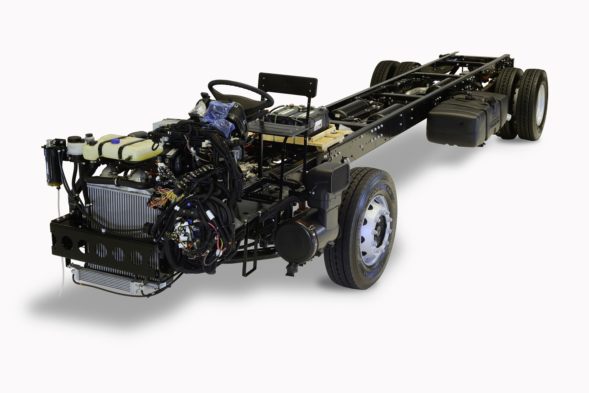 Thanks to its "plug and play" characteristics, the new Mercedes-Benz OF 1621 is a chassis that comes ready for bodybuilding, thereby ensuring more speed, less interference and less repositioning of components, not to mention fewer adjustments to the exhaust system, brake systems and chassis frame supports. Daimler Buses launches bus chassis especially for chartered transport services on the Brazilian market