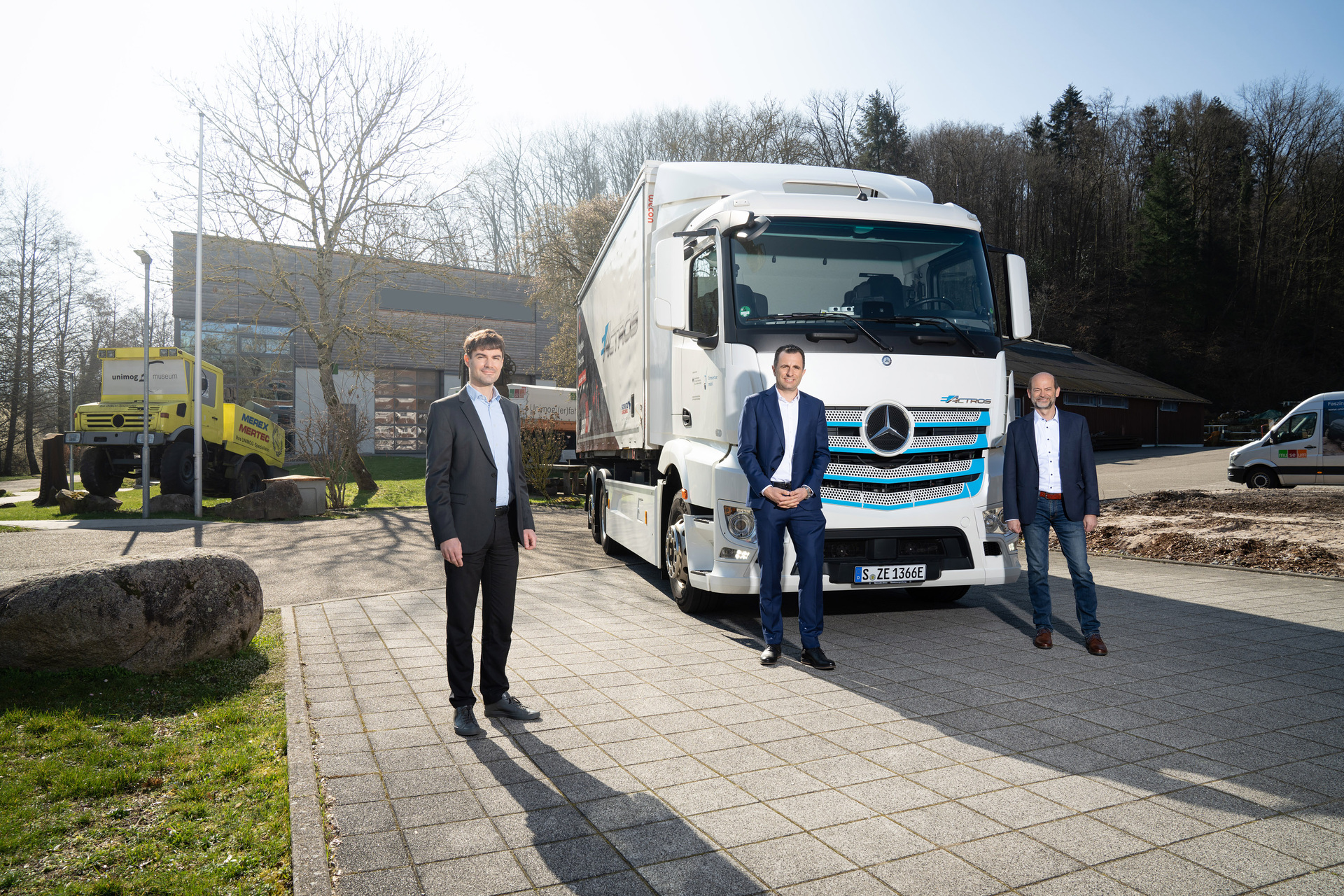 Dr. Manfred Schuckert, Rainer Schmitt, Dr. Dalibor Dudic Dr. Manfred Schuckert, Rainer Schmitt, Dr. Dalibor Dudic