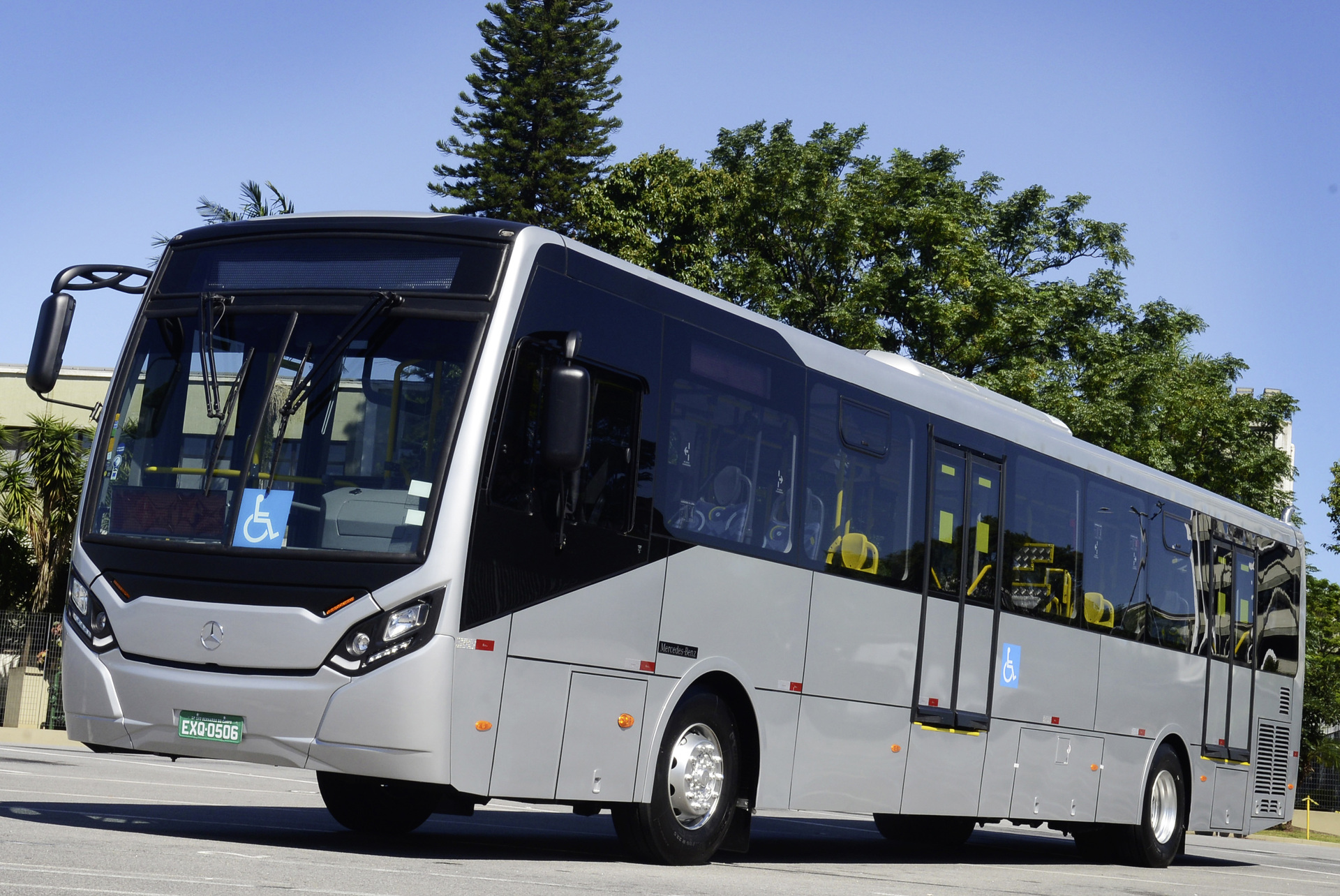 Daimler Buses is launching the Mercedes-Benz Super Padron O 500 R 1830 on the Brazilian market. The new bus chassis can be equipped with urban bodies of up to 14 metres in length and offers space for up to 100 passengers. Space for up to 100 passengers: Daimler Buses is launching the Mercedes-Benz Super Padron on the Brazilian market