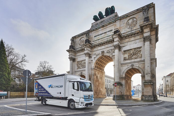 Finaler Kundeneinsatz im Rahmen der „Innovationsflotte“: Mercedes-Benz eActros fährt für Paulaner in München und Umgebung