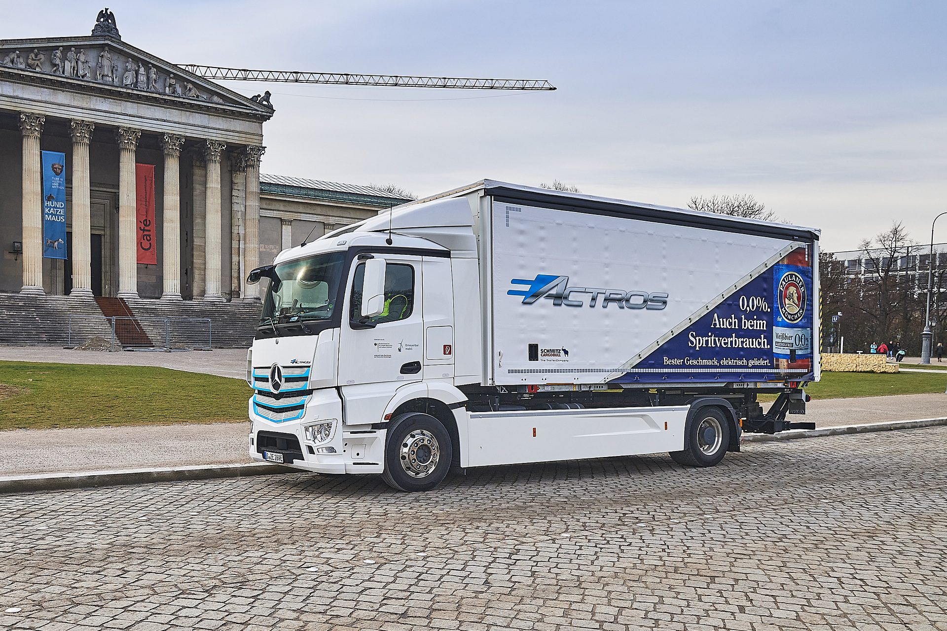 Mercedes-Benz eActros in operation with Paulaner in Munich Final customer assignment as part of the “Innovation Fleet”: Mercedes-Benz eActros on the road for the Paulaner brewery in Munich
