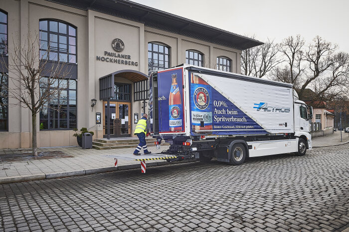 Final customer assignment as part of the “Innovation Fleet”: Mercedes-Benz eActros on the road for the Paulaner brewery in Munich
