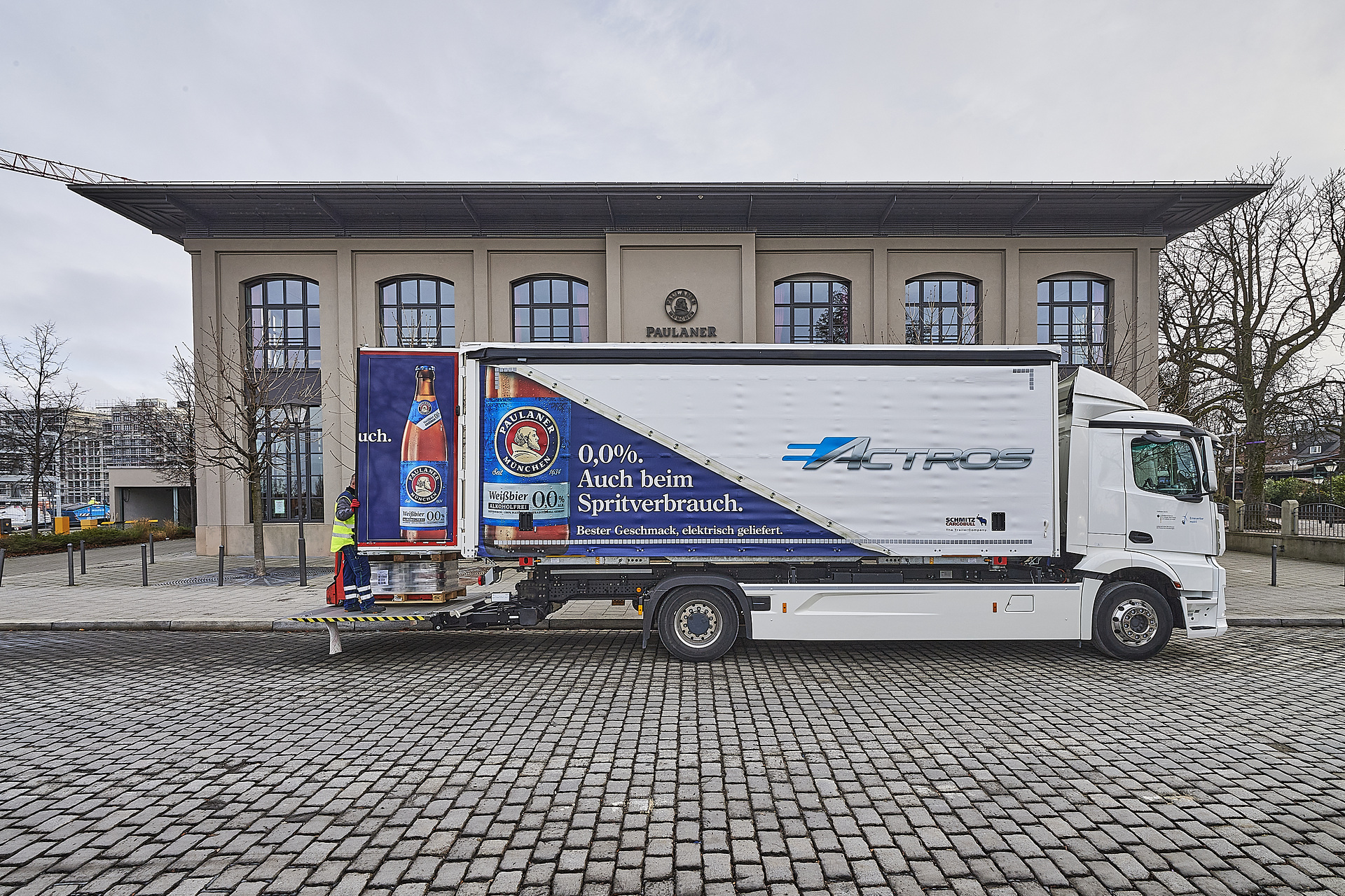 Mercedes-Benz eActros in operation with Paulaner in Munich Final customer assignment as part of the “Innovation Fleet”: Mercedes-Benz eActros on the road for the Paulaner brewery in Munich