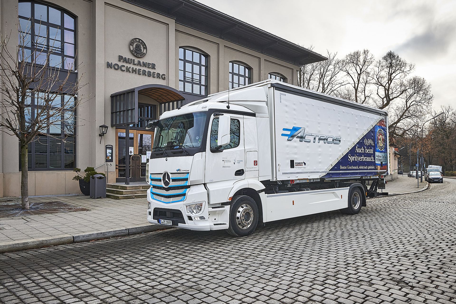 Mercedes-Benz eActros in operation with Paulaner in Munich Final customer assignment as part of the “Innovation Fleet”: Mercedes-Benz eActros on the road for the Paulaner brewery in Munich