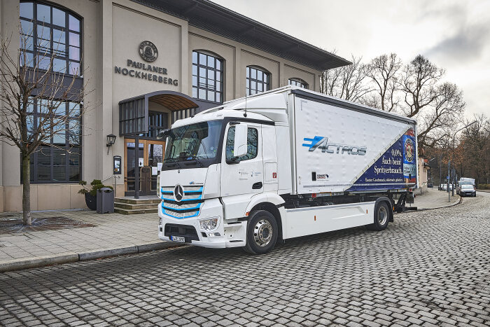 Final customer assignment as part of the “Innovation Fleet”: Mercedes-Benz eActros on the road for the Paulaner brewery in Munich