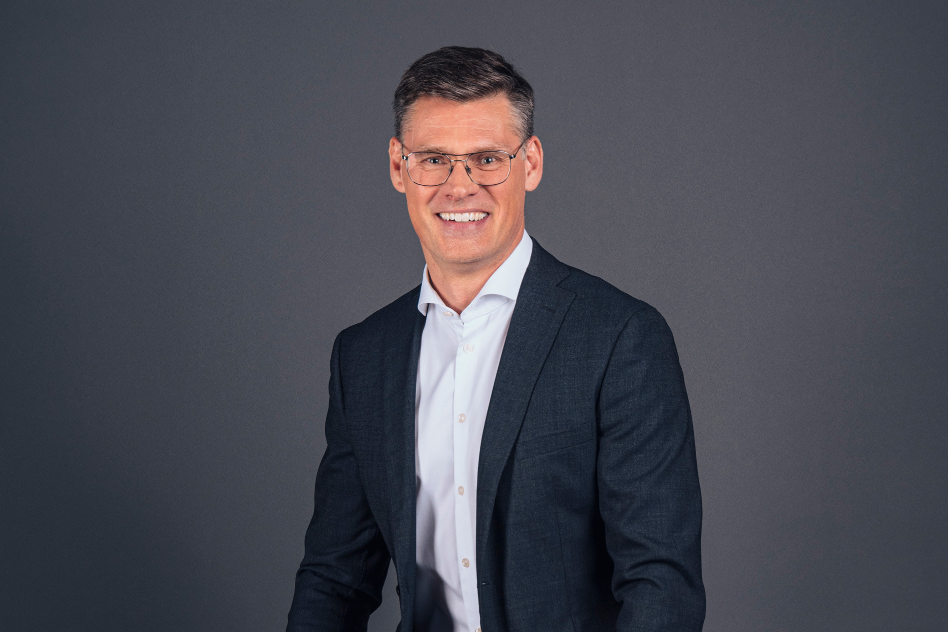 Stephan Unger (54), will join Daimler Truck AG Board of Management, responsible for Financial Services Daimler Truck AG makes significant management and organizational changes in preparation for an independent future