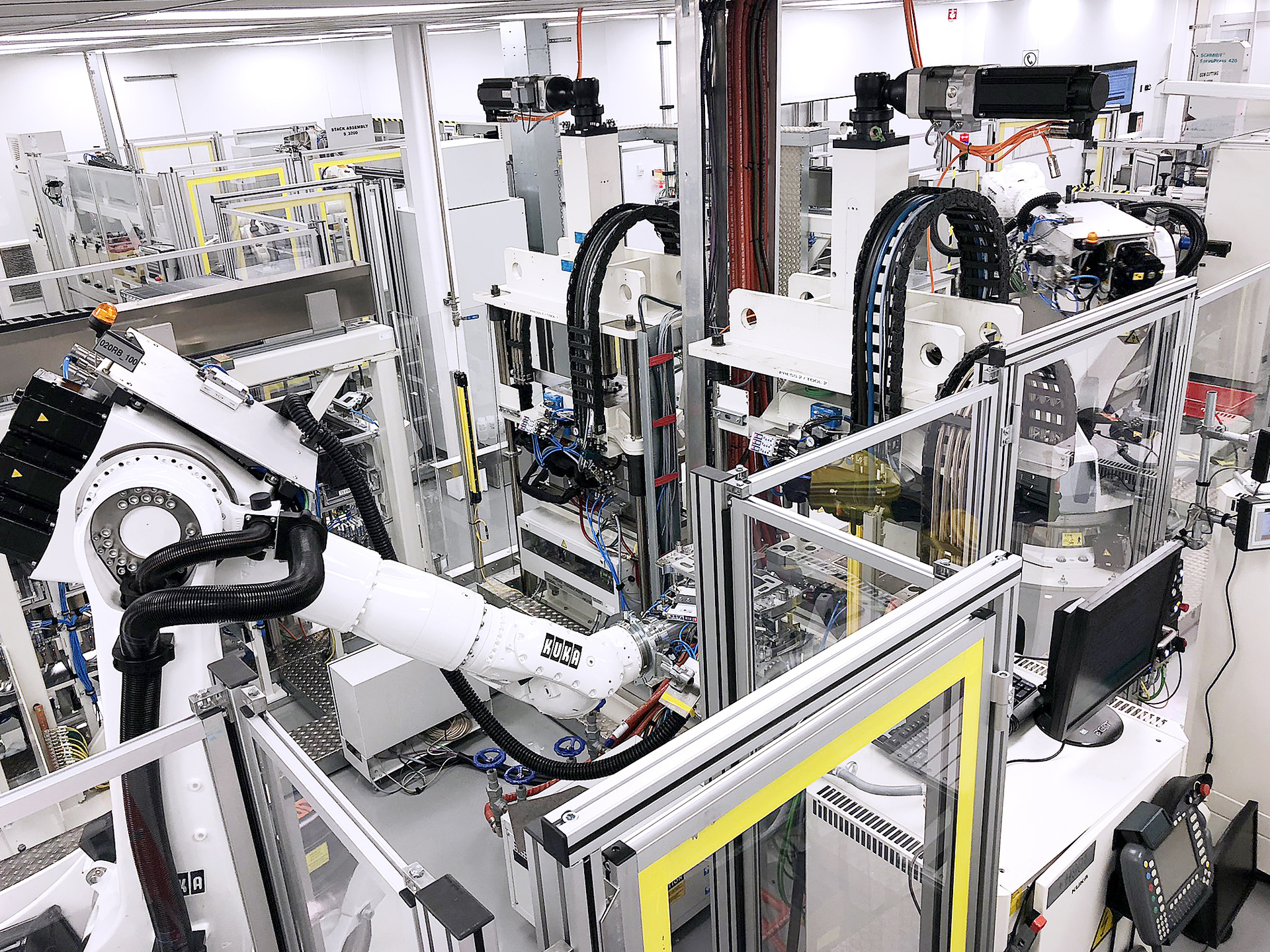 cellcentric arbeitet intensiv an der Vorbereitung für die Serienproduktion von Brennstoffzellen Daimler Truck AG und Volvo Group bekennen sich klar zur wasserstoffbasierten Brennstoffzelle – Start des neuen Joint Ventures cellcentric