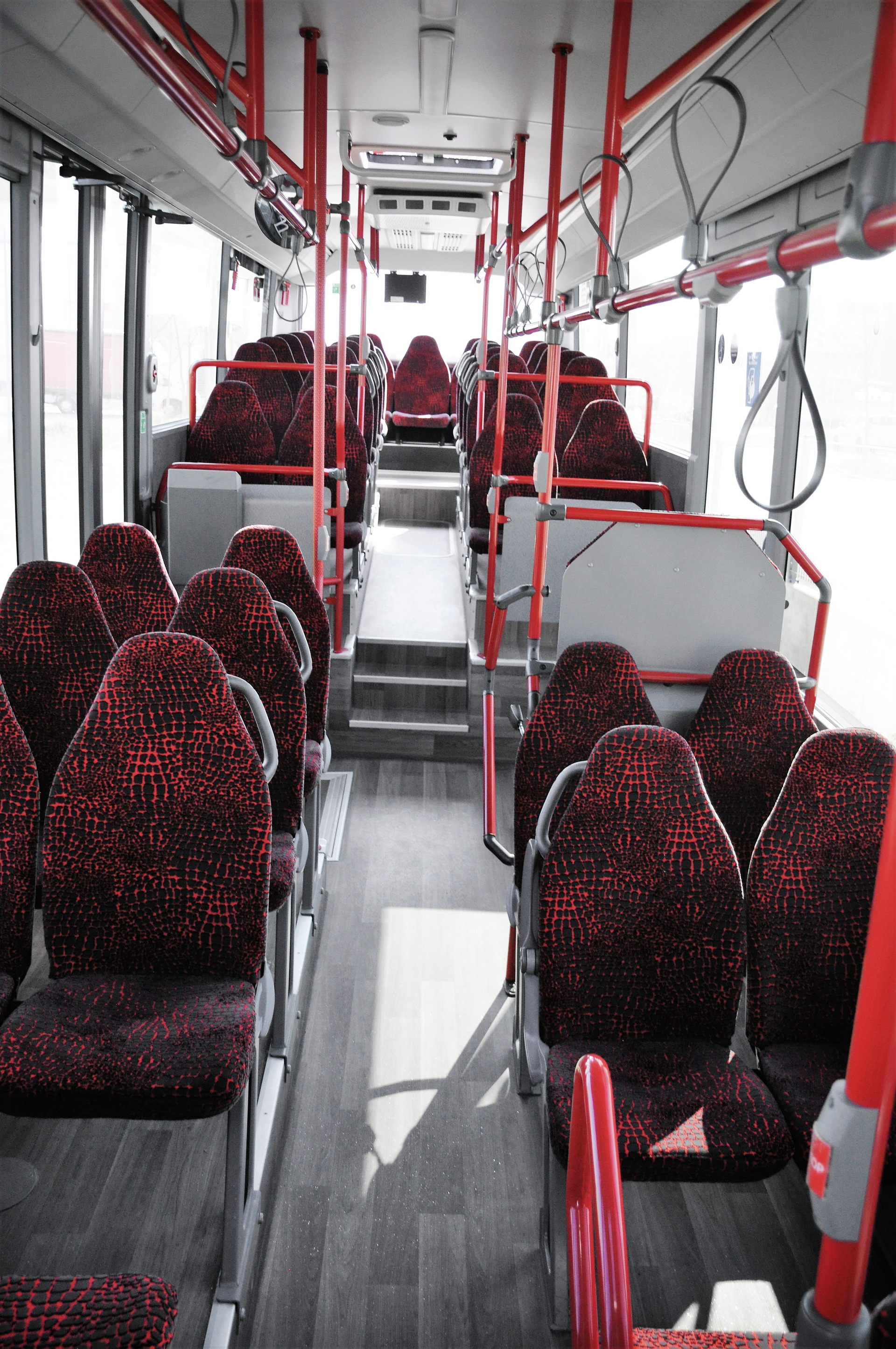 The Setra Low Entry buses are in use on the West line at Frankfurt Airport. Setra deployment at Frankfurt Airport