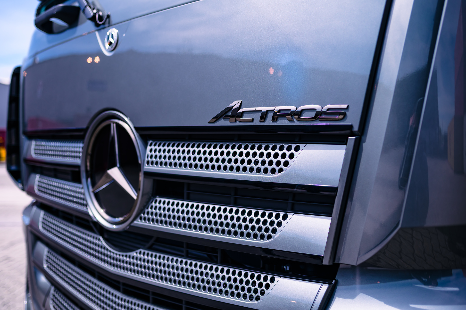 Job #1 Actros Edition 2 Mercedes-Benz Actros Edition 2 – The first of 400 Highway Stars is completed