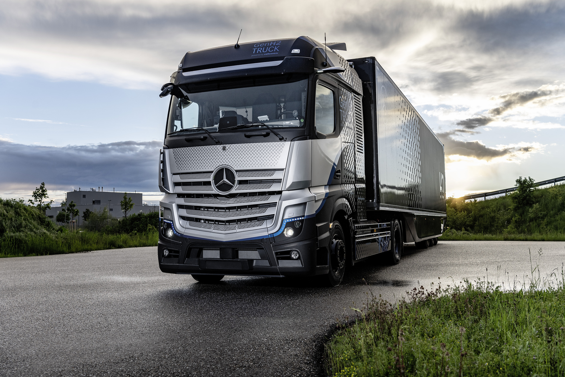 Daimler Trucks startet intensive Tests seines Brennstoffzellen-Lkw