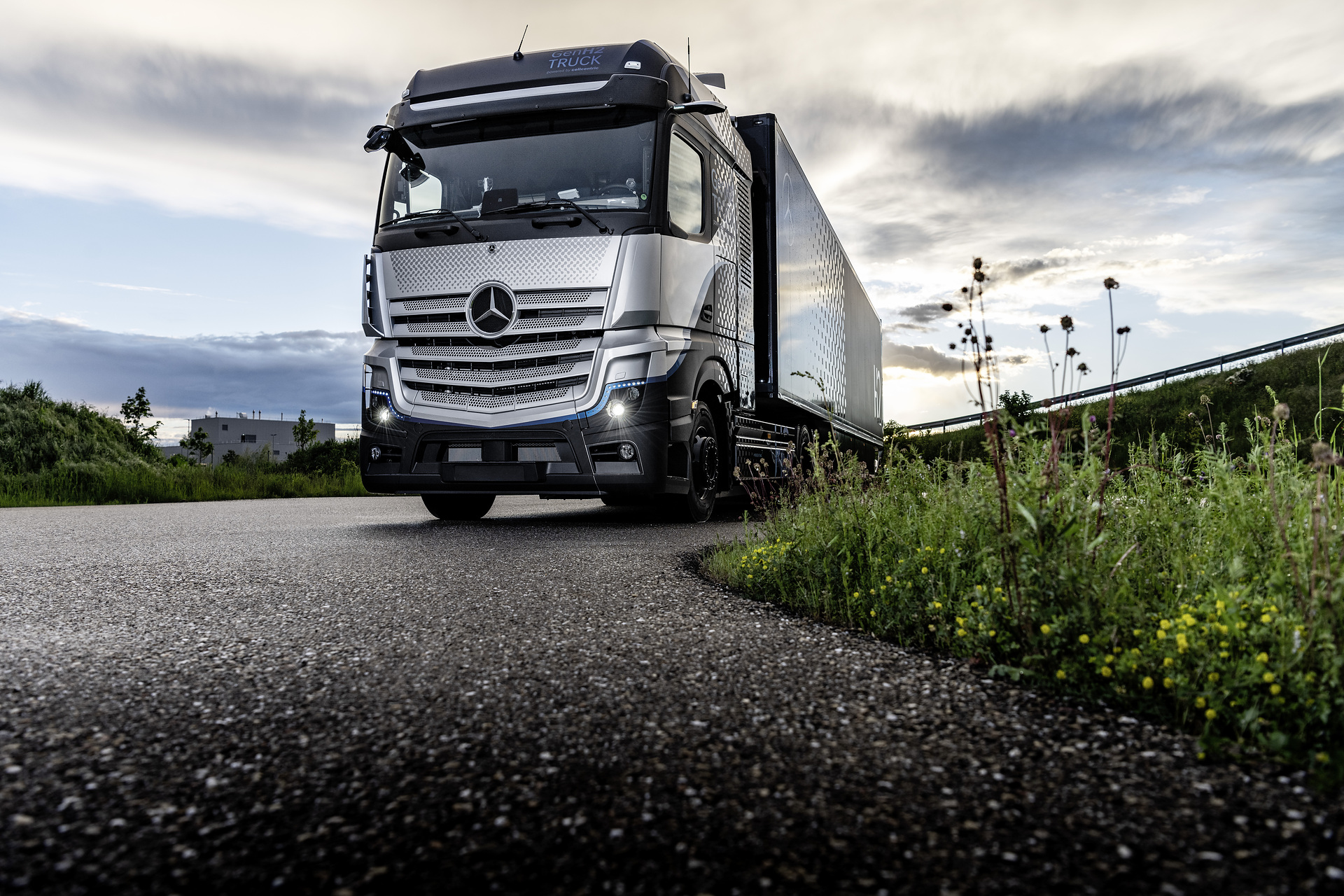 Daimler Trucks startet intensive Tests seines Brennstoffzellen-Lkw