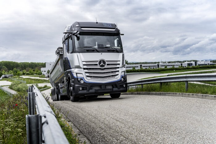 Daimler Trucks startet intensive Tests seines Brennstoffzellen-Lkw