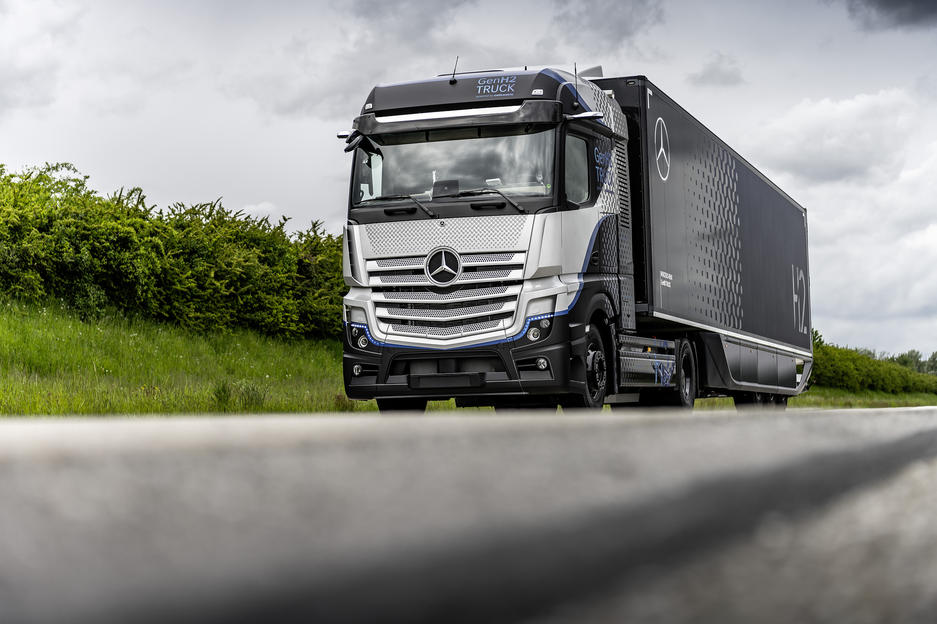 Daimler Trucks startet intensive Tests seines Brennstoffzellen-Lkw