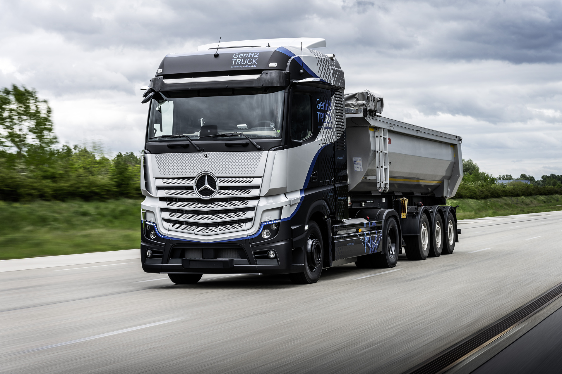 Daimler Trucks startet intensive Tests seines Brennstoffzellen-Lkw