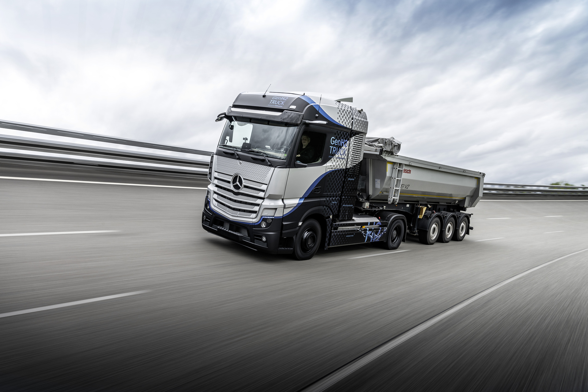 Daimler Trucks startet intensive Tests seines Brennstoffzellen-Lkw