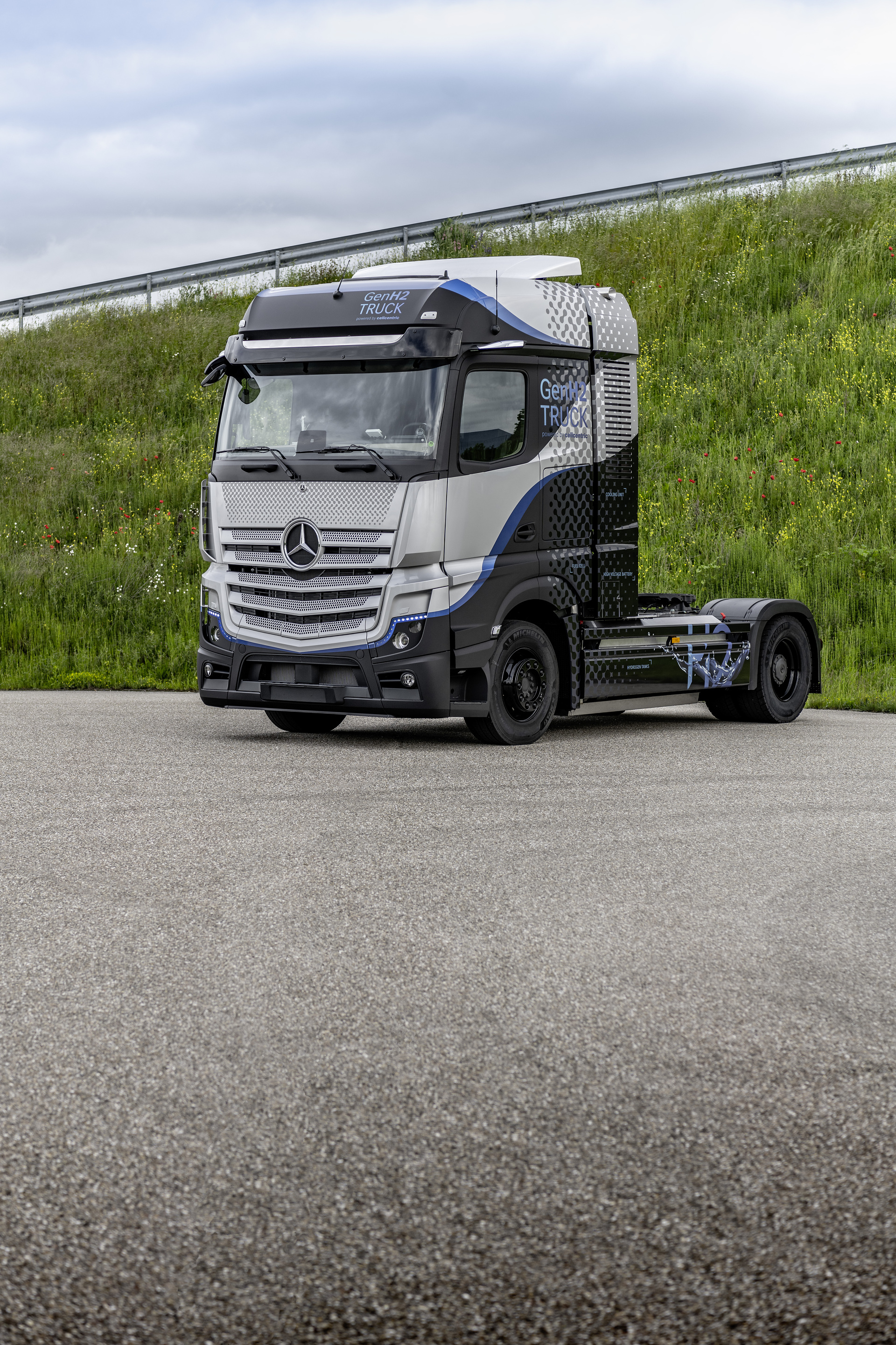 Daimler Trucks startet intensive Tests seines Brennstoffzellen-Lkw