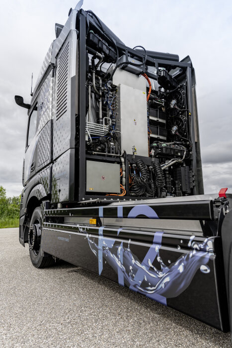 Daimler Trucks begins rigorous testing of its fuel-cell truck