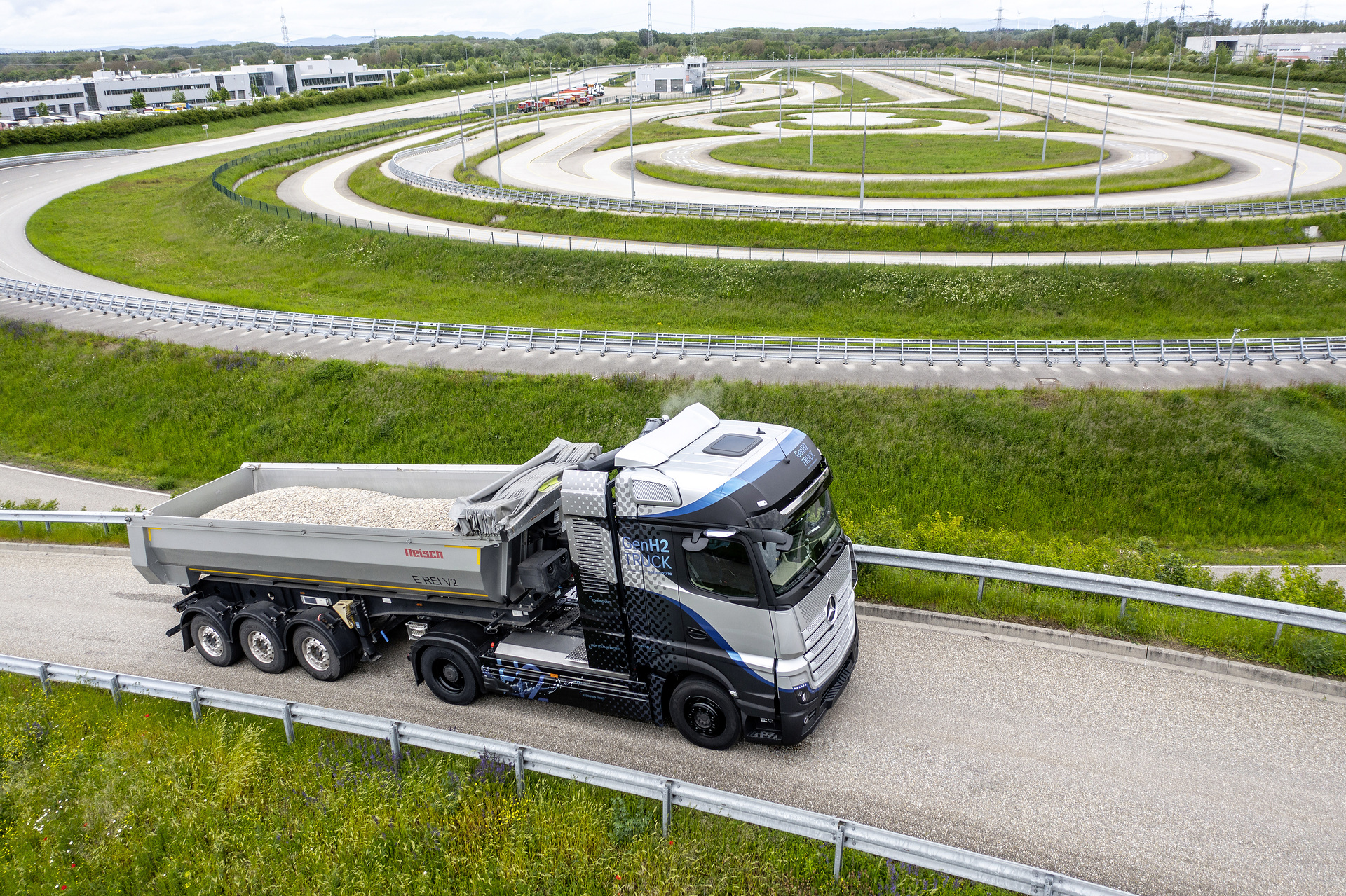 Daimler Trucks startet intensive Tests seines Brennstoffzellen-Lkw