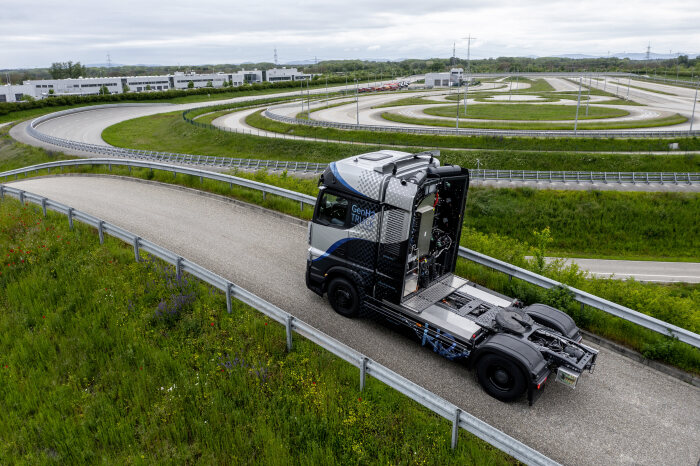 Daimler Trucks begins rigorous testing of its fuel-cell truck