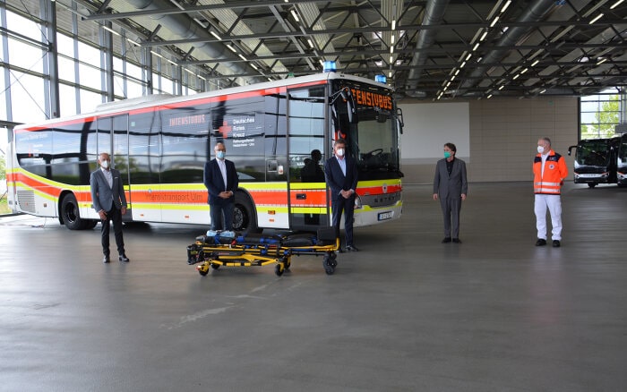 Setra Low Entry wird zum Krankenwagen mit vier Intensivbetten