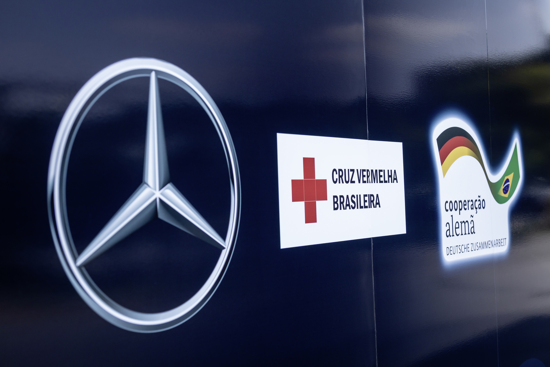 Zwei mobile Impfbusse für das Brasilianische Rote Kreuz Mercedes-Benz do Brasil unterstützt das brasilianische Rote Kreuz mit zwei mobilen COVID-19-Impfbussen