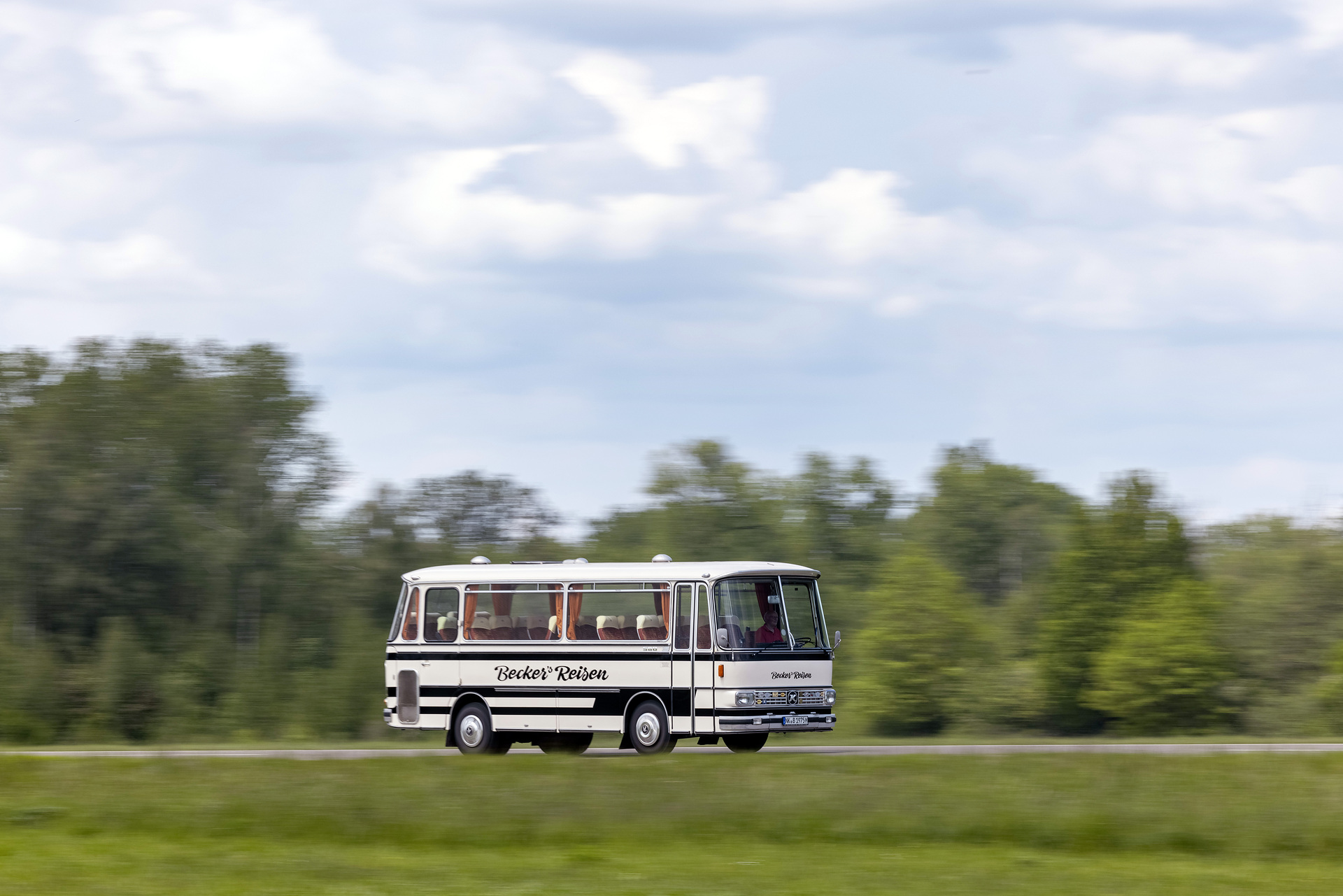 70 Years Setra brand 2021 - Setra S 80 (1975) 70 Years Setra brand 2021