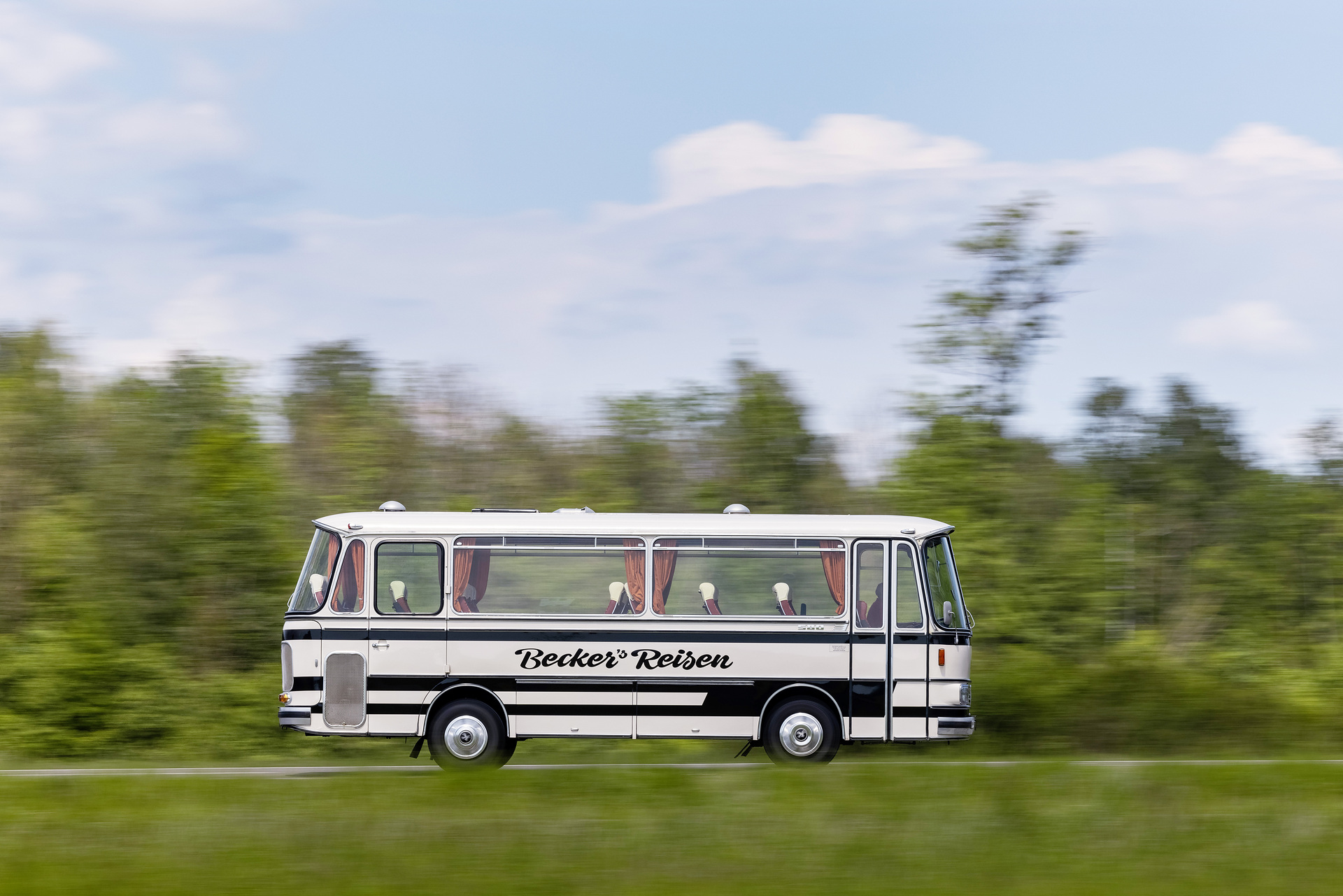 70 Years Setra brand 2021 - Setra S 80 (1975) 70 Years Setra brand 2021