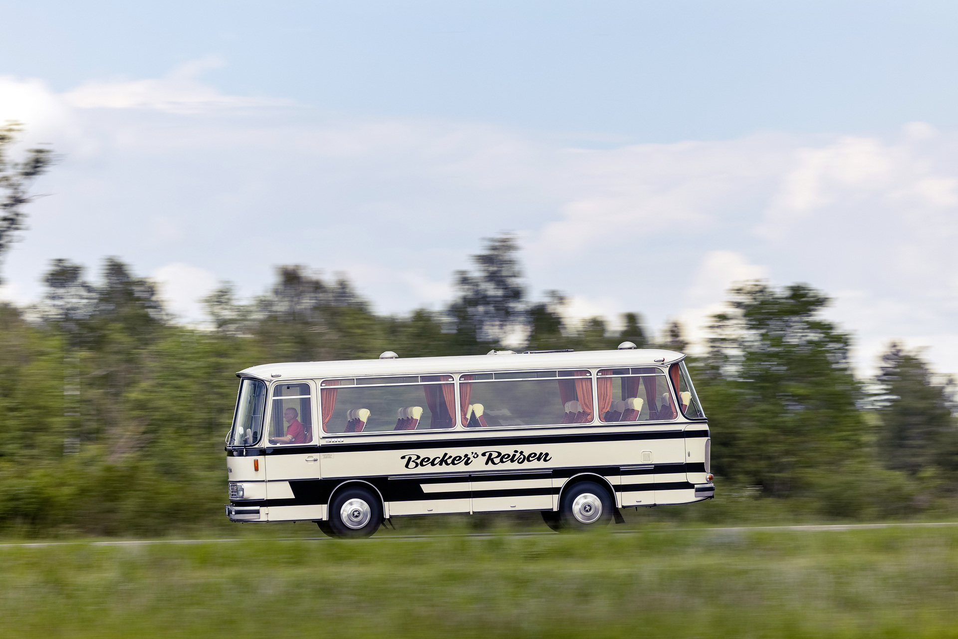 70 Years Setra brand 2021 - Setra S 80 (1975) 70 Years Setra brand 2021