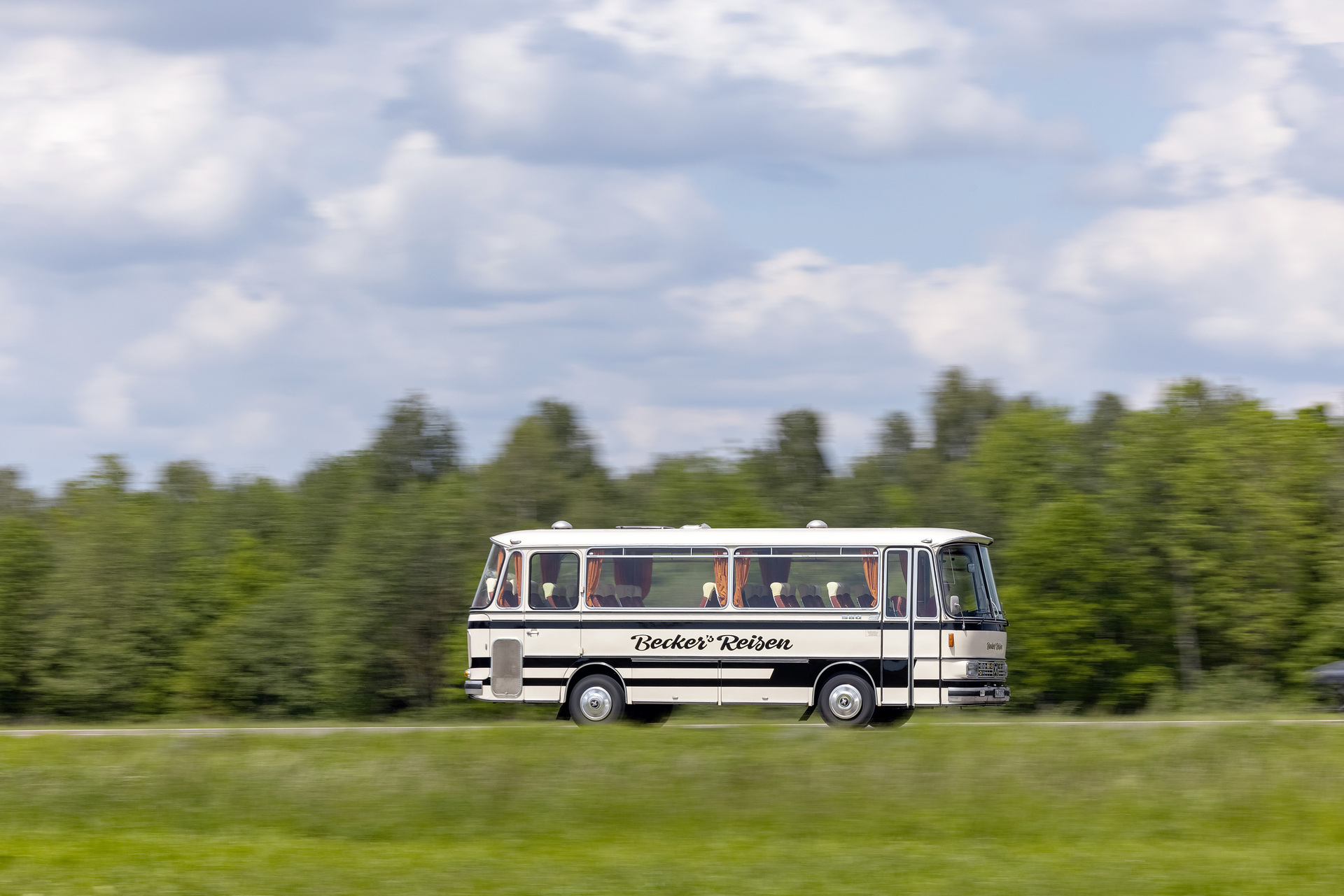 70 Years Setra brand 2021 - Setra S 80 (1975) 70 Years Setra brand 2021