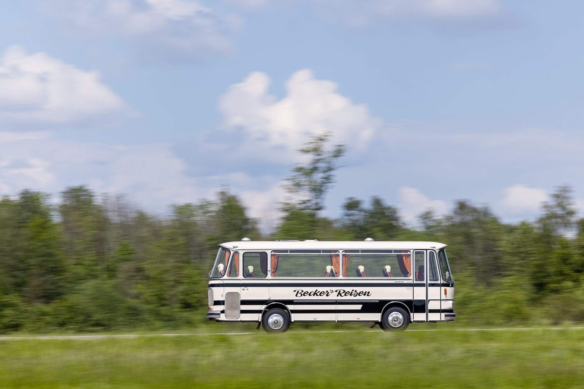 70 Years Setra brand 2021 - Setra S 80 (1975) 70 Years Setra brand 2021