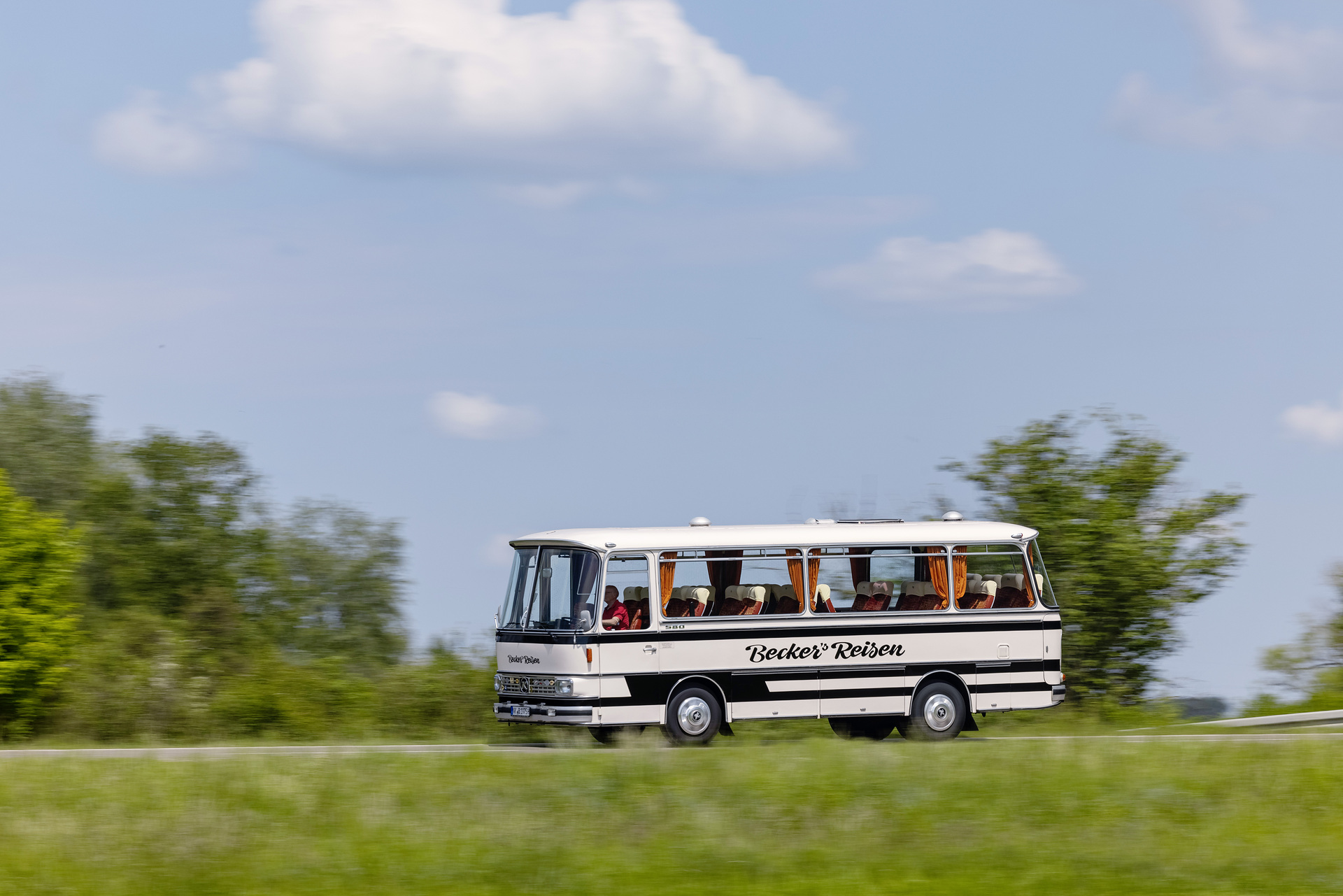 70 Years Setra brand 2021 - Setra S 80 (1975) 70 Years Setra brand 2021
