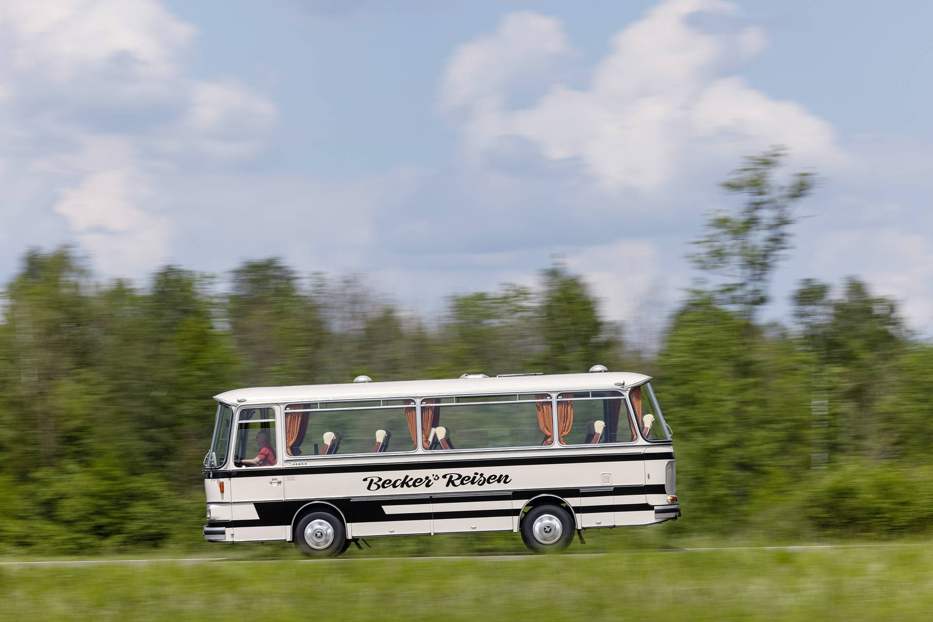70 Years Setra brand 2021 - Setra S 80 (1975) 70 Years Setra brand 2021