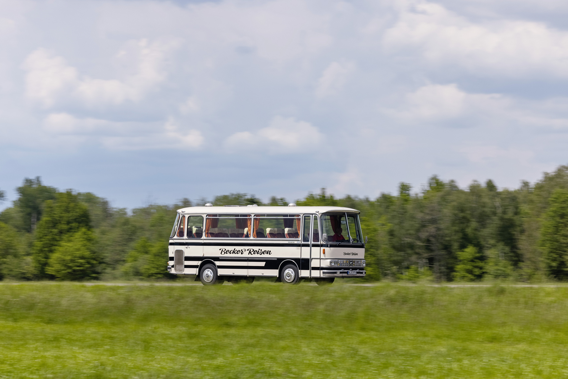 70 Years Setra brand 2021 - Setra S 80 (1975) 70 Years Setra brand 2021
