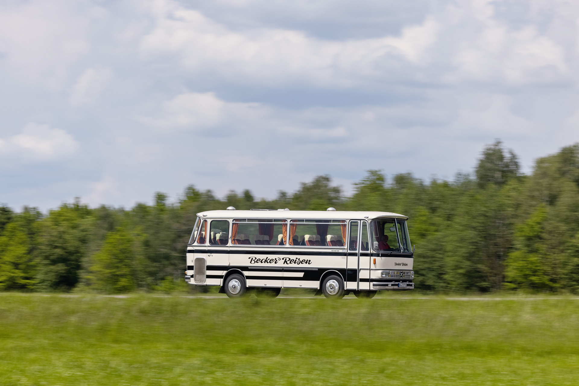 70 Years Setra brand 2021 - Setra S 80 (1975) 70 Years Setra brand 2021