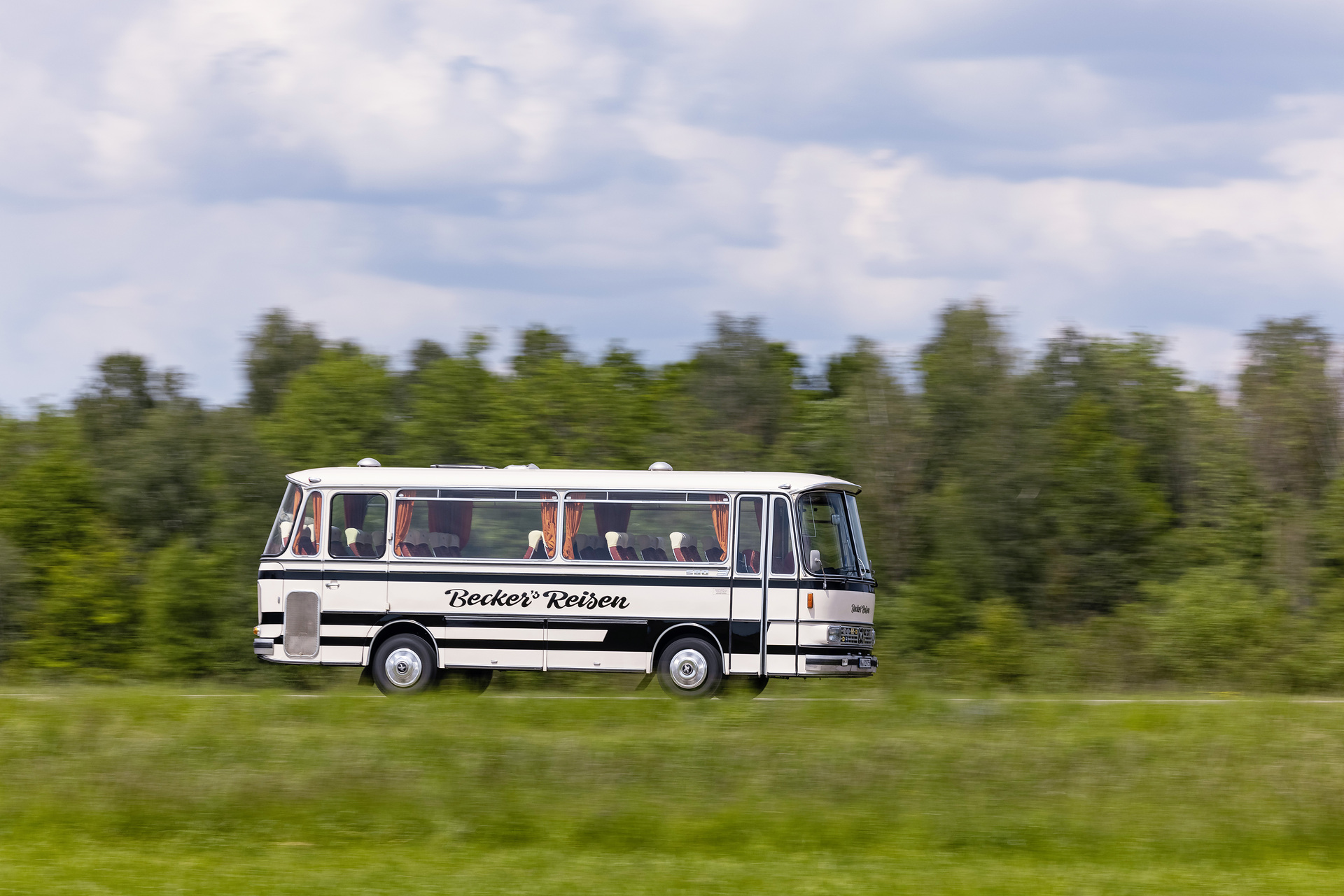 70 Years Setra brand 2021 - Setra S 80 (1975) 70 Years Setra brand 2021