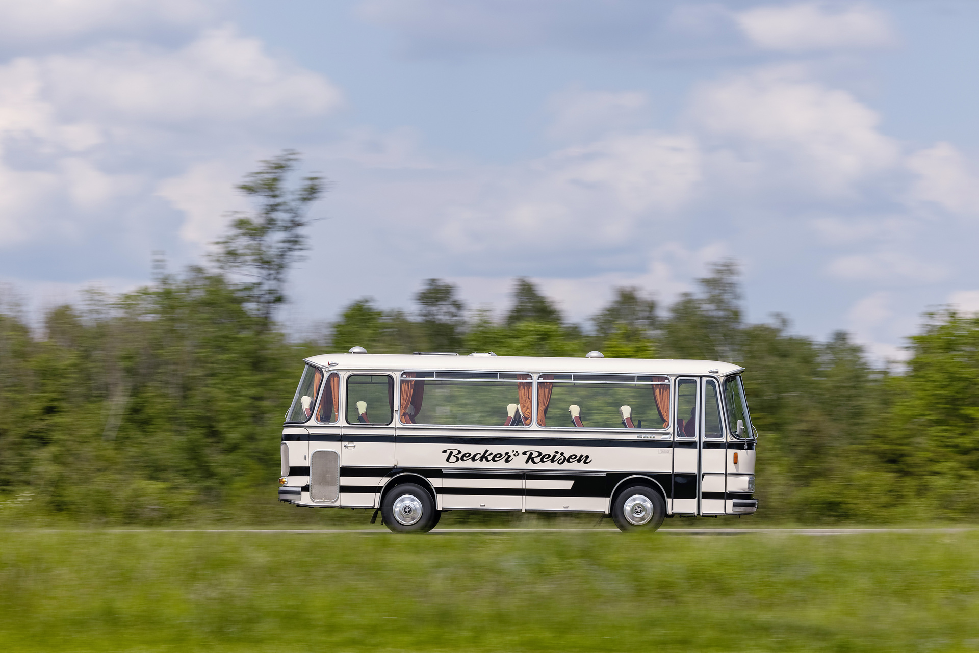 70 Years Setra brand 2021 - Setra S 80 (1975) 70 Years Setra brand 2021