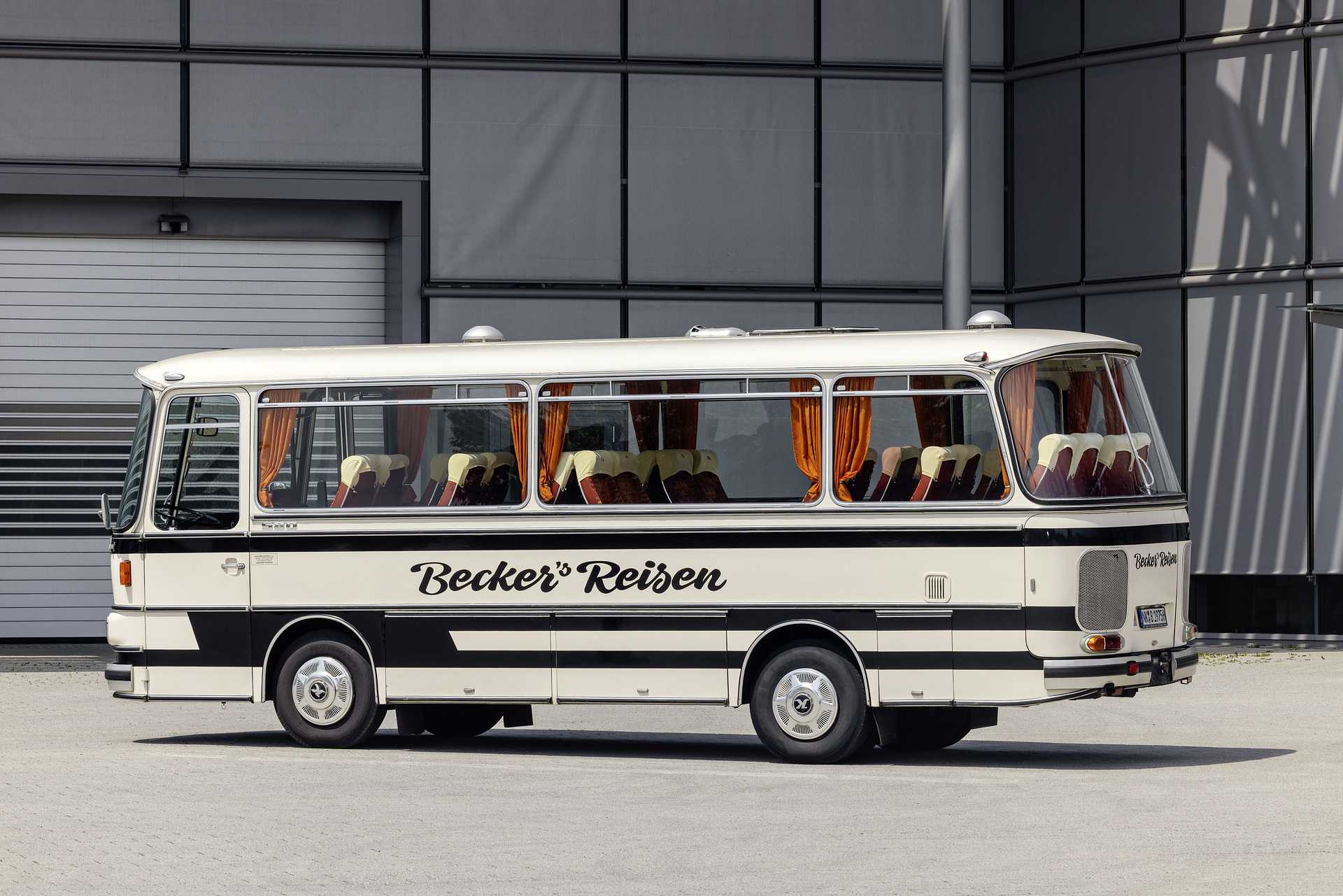 70 Years Setra brand 2021 - Setra S 80 (1975) 70 Years Setra brand 2021
