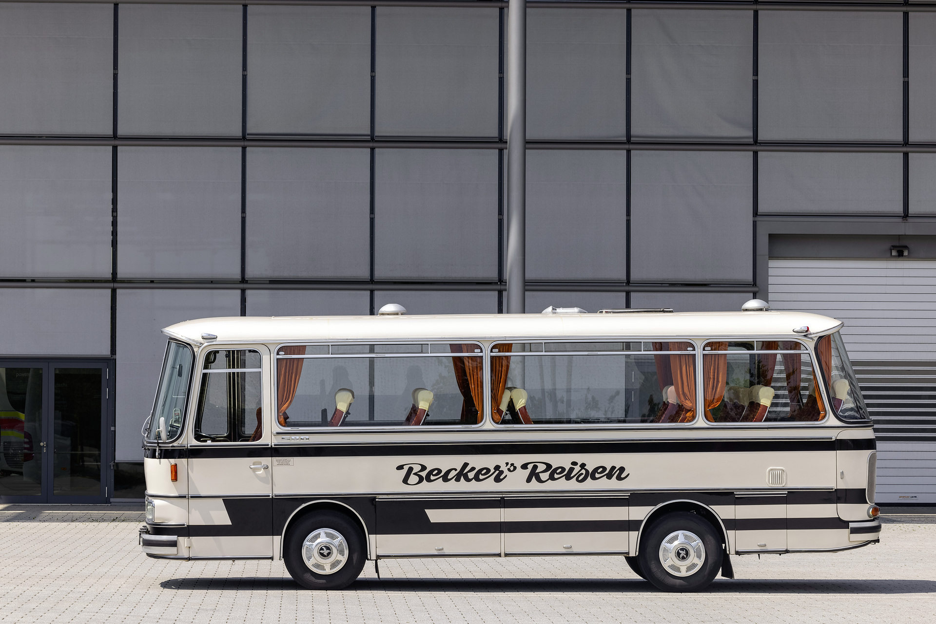 70 Years Setra brand 2021 - Setra S 80 (1975) 70 Years Setra brand 2021