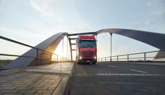 Der Actros L: Mercedes-Benz Trucks setzt neue Maßstäbe im Premium-Segment der Fernverkehrs-Lkw