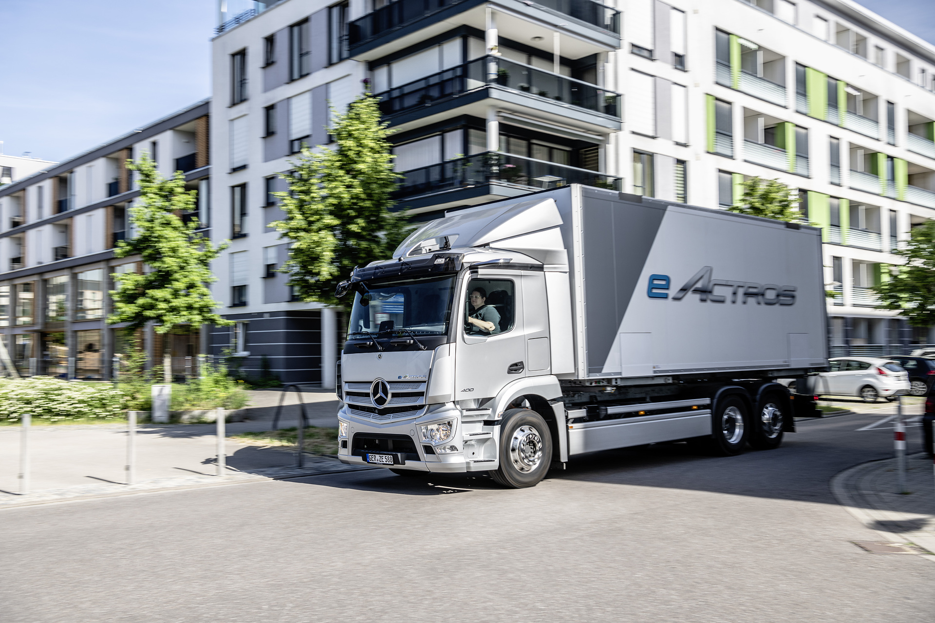 Mercedes-Benz eActros world premiere 2021