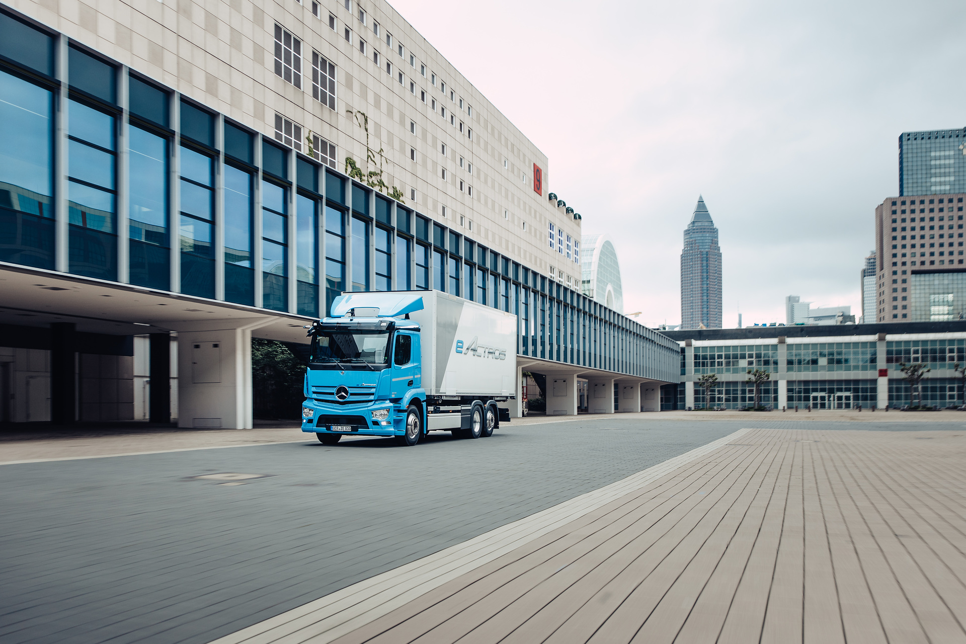 Mercedes-Benz eActros world premiere 2021