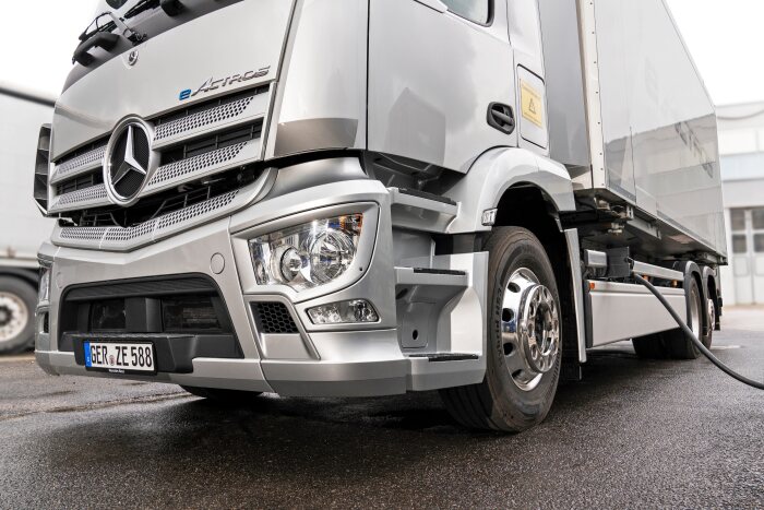 E-Mobility: Mercedes-Benz Trucks schließt strategische Partnerschaft für Ladeinfrastruktur mit Siemens Smart Infrastructure, ENGIE und EVBox Group