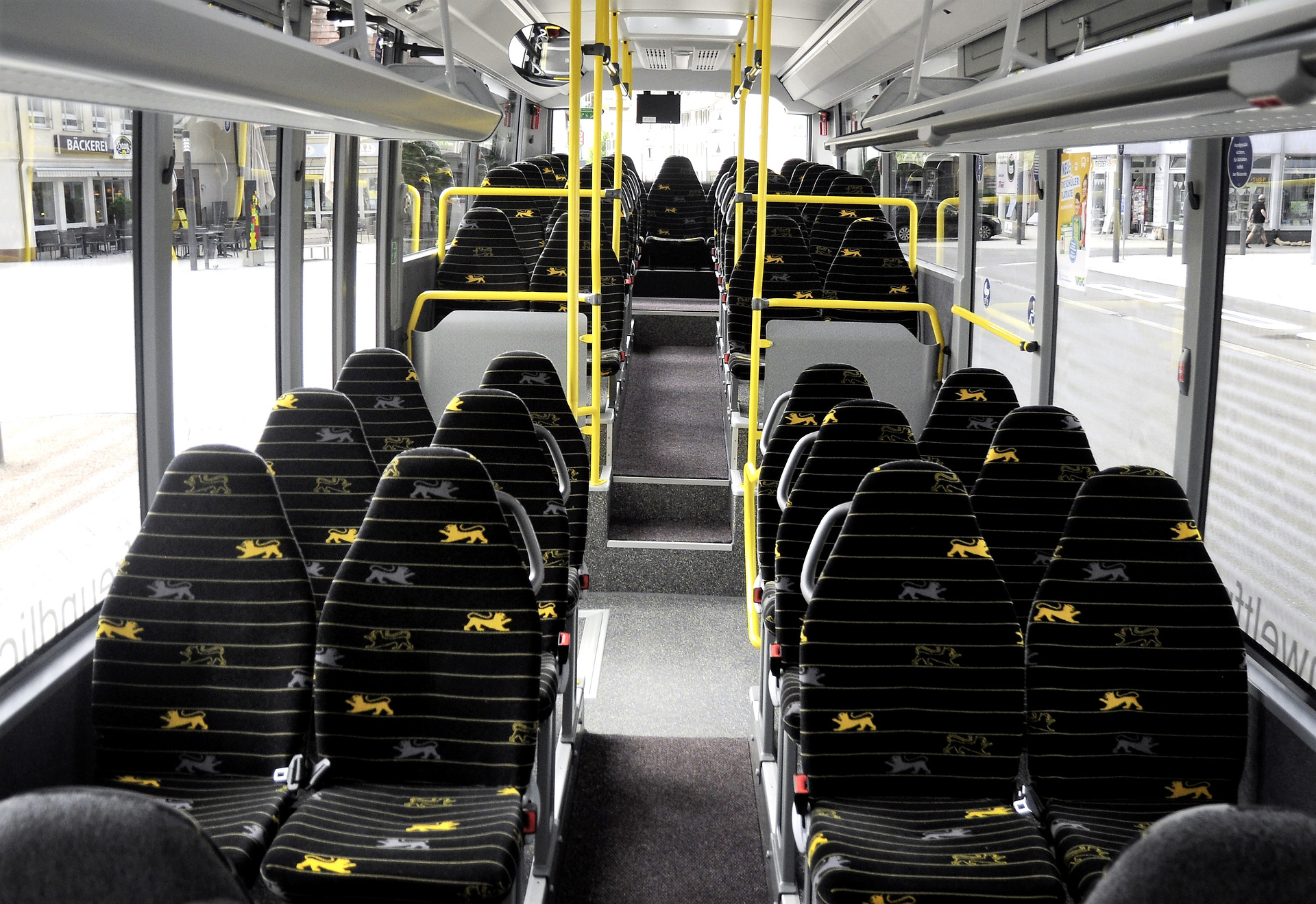 Die S 415 LE business sind mit jeweils 45 Sitzplätzen ausgestattet. Sieben Setra Busse für Teinachtal-Reisen