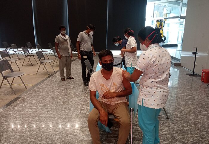 Daimler India Commercial Vehicles Begins Vaccinating Truck Drivers