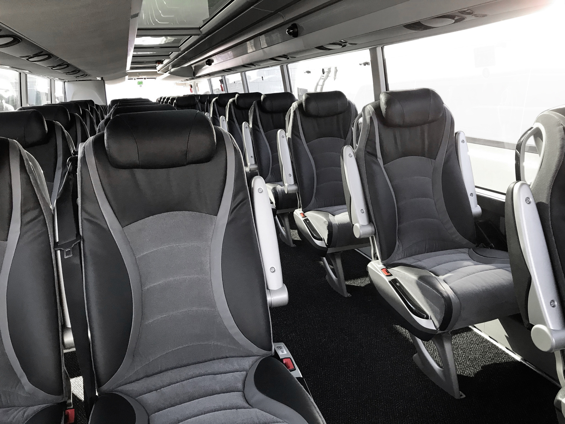 The new Setra double-decker buses are equipped with space-saving 2 + 1 seating. Setra enhances Norwegian express routes