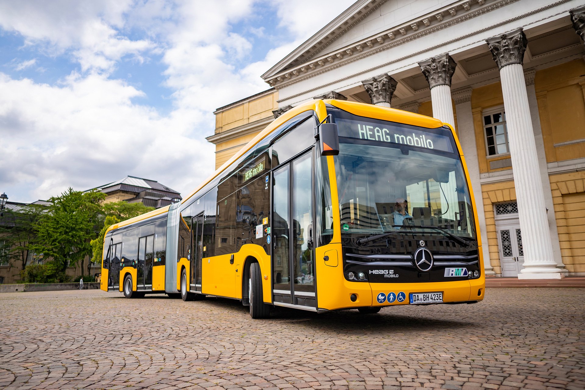 24 eCitaro für Hessens Wissenschaftsstadt